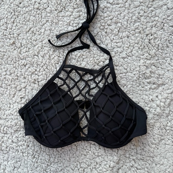 Shade & Shore black halter high neck fish netting macrame bikini top size - Picture 2 of 4